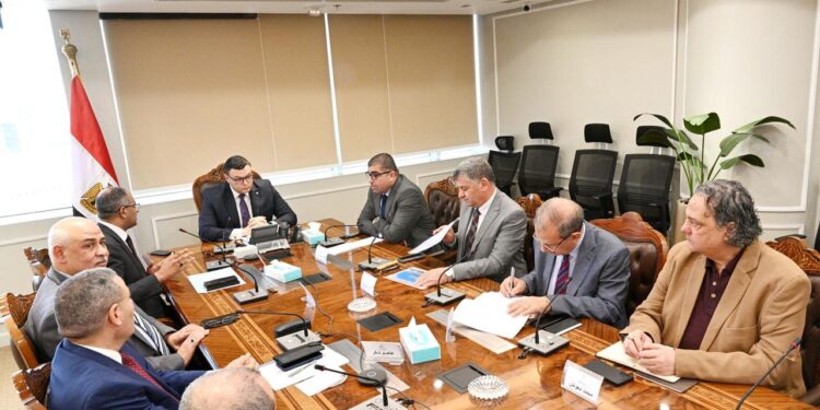 وزير الإسكان يتابع الموقف التنفيذي لمشروعات المبادرة الرئاسية “حياة كريمة”