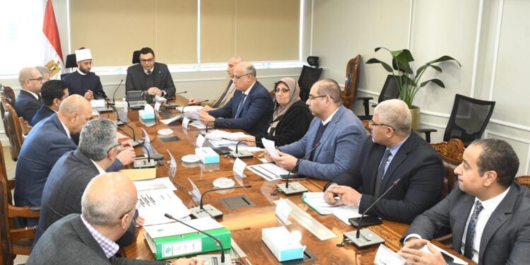 وزيرا الإسكان والأوقاف يبحثان سبل التعاون في عدد من الملفات المشتركة