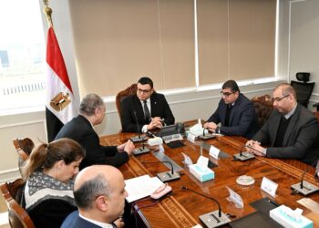 وزير الإسكان يتابع موقف منطقة الأعمال المركزية بالعاصمة الإدارية وأبراج الداون تاون بالعلمين الجديدة