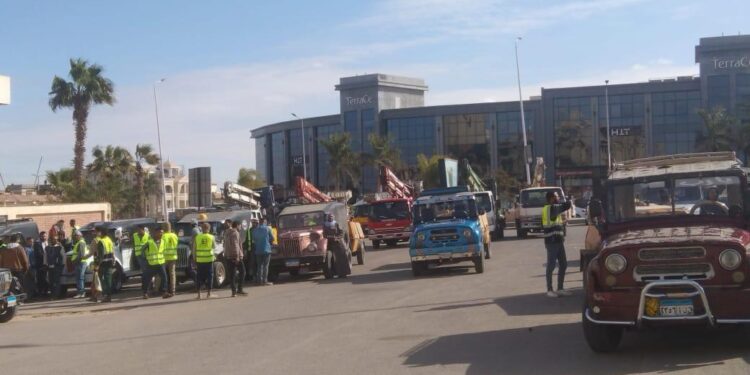 رئيس جهاز الشروق يقود حملة مكبرة لإزالة مخالفات البناء والتعديات بالمدينة