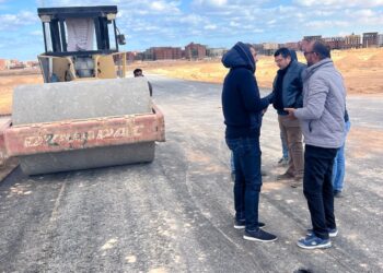 مسئولو “الإسكان” يتفقدون أعمال المرافق بمنطقة “شمس الحكمة” والمشروعات التنموية بالساحل الشمالي