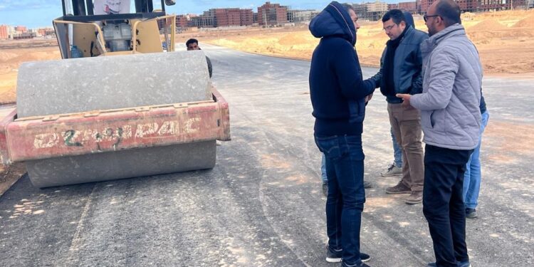 مسئولو “الإسكان” يتفقدون أعمال المرافق بمنطقة “شمس الحكمة” والمشروعات التنموية بالساحل الشمالي