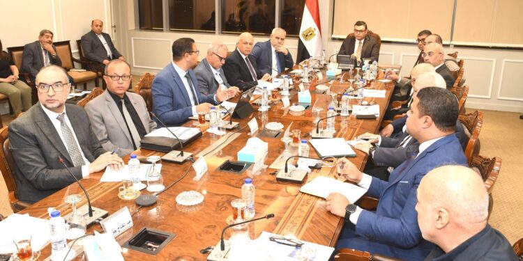 وزير الإسكان يتابع الأعمال الجارية بـ “كمبوند مزارين” بمدينة العلمين الجديدة وموقف تسليم الوحدات بالمشروع