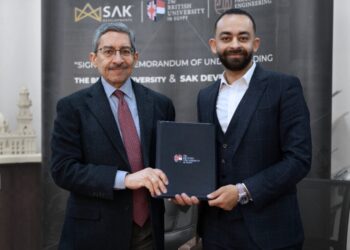 شركة SAK للتطوير  توقع بروتوكول تعاون مع الجامعة البريطانية في مصر لتأهيل الطلبة لسوق العمل  م . أحمد قدرى – الرئيس التنفيذي للشركة  الهدف من البروتوكول تعزيز التعاون بين القطاع الأكاديمي والصناعي لتطوير الكوادر الهندسية