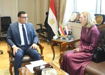 وزير الإسكان يستقبل سفيرة سلوفاكيا بالقاهرة لبحث التعاون المشترك في مجال إنشاء المدن الذكية