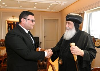 وزير الإسكان يستقبل ممثلي دير”الأنبا بولا” بالبحر الأحمر لمناقشة موقف أعمال المرافق بالدير