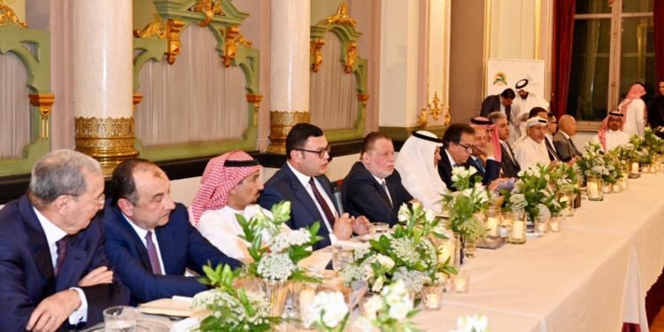 وزير الإسكان يُشارك في جلسة حوارية لوفد الغرف التجارية السعودية ومجلس الأعمال السعودي المصري