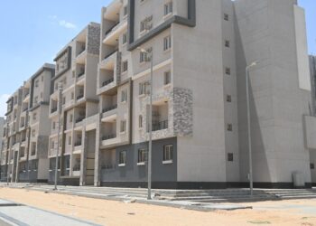 وزير الإسكان: تنفيذ 3972 وحدة سكنية وتطوير المناطق الصناعية بالعاشر من رمضان