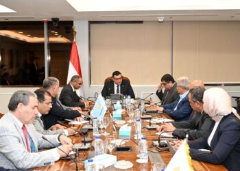 “الشربيني” يؤكد أهمية توطين الصناعة فيما يخص كافة المهمات التي تحتاجها محطات التحلية والعمل بتكنولوجيا حديثة في تحلية المياه