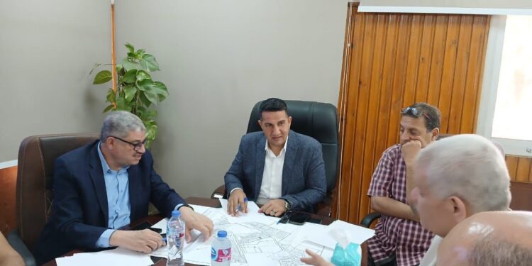 مسئولو “الإسكان” يتابعون موقف توفير القدرات الكهربائية لامتداد مدينة بني سويف الجديدة