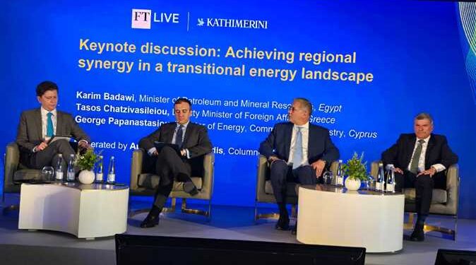 خلال مشاركته في قمة الطاقة.. وزير البترول يؤكد سعى مصر للتوسع في استخدامات مصادر الطاقة المتجددة