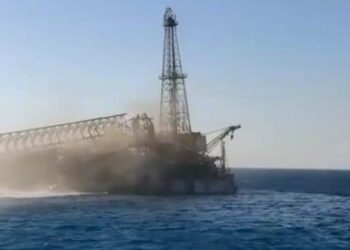 انهيار حفار ضخم في خليج السويس.. ووزارة البترول تكشف الأسباب