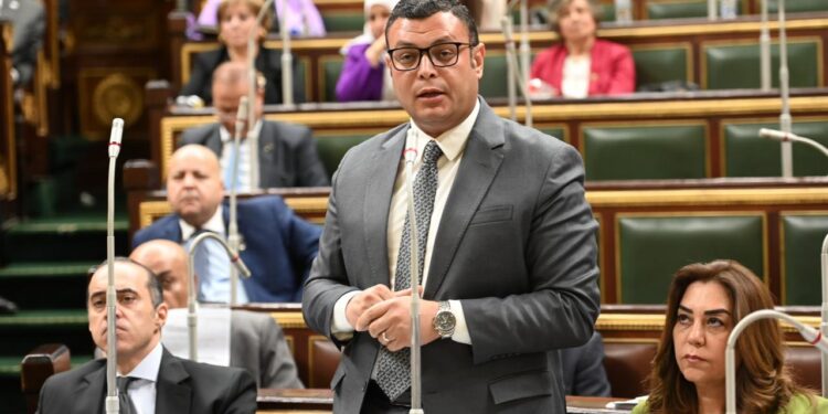 وزير الإسكان يشارك في الجلسة العامة لمجلس النواب لمناقشة مشروع قانون “قواعد وإجراءات التصرف في أملاك الدولة الخاصة”