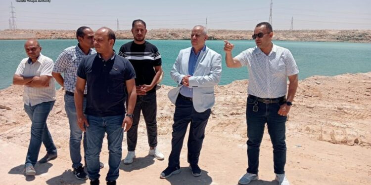 وزير الإسكان يتابع سير العمل بمشروعات تطوير البنية الأساسية والإسكان والخدمات بقرى مارينا السياحية