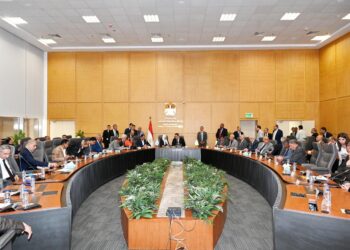 لقاء وزير الإسكان مع عدد من النواب