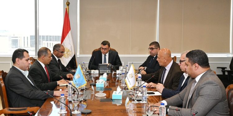 وزير الإسكان يتابع موقف منظومة الصرف الصحي بمدن شرق القاهرة والمستهدف تنفيذه حتى 2030