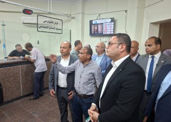 في زيارة مفاجئة.. وزير الإسكان يتفقد المركز التكنولوجي لخدمة المواطنين بجهاز مدينة بدر ويتابع موقف المشروعات