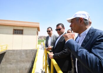 وزير الإسكان ومحافظ القليوبية يتابعان مشروعات مياه الشرب والصرف الصحى بالمبادرة الرئاسية “حياة كريمة”