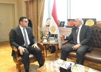 وزير الإسكان ومحافظ الوادي الجديد يبحثان عدداً من ملفات التعاون المشترك المتعلقة بمياه الشرب والصرف الصحي