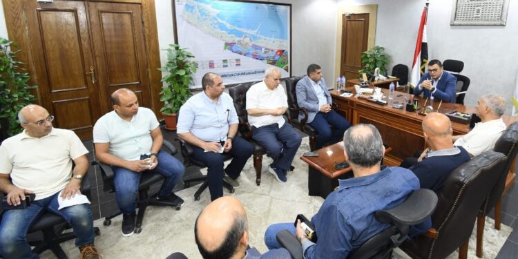 يالصور.. وزير الإسكان يعقد اجتماعا لمتابعة مشروعات مركز مارينا العلمين السياحي