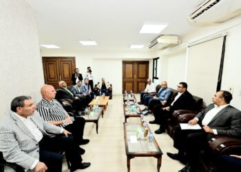 وزير الإسكان ومحافظ المنيا يعقدان اجتماعا مع نواب البرلمان.. والشربيني يوجه بإعداد تقرير بكافة المشروعات التي يتم تنفيذها 