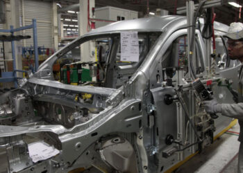 بحوافز للإنتاج وحزمة تسهيلات.. مصر تستهدف جذب 630 مليون دولار استثمارات لقطاع السيارات