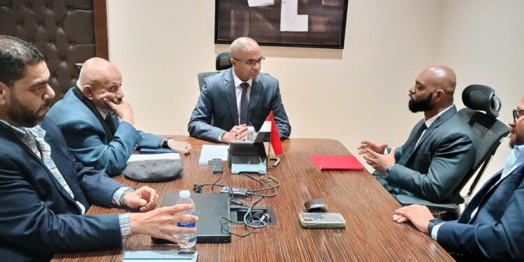 نائب وزير الإسكان يبحث مع تحالف عالمي وطين تصنيع المهمات الكهروميكانيكية لمشروعات المياه والصرف الصحي