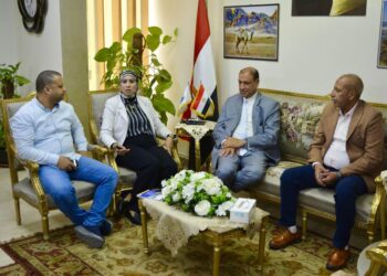 رئيسا جهاز السويس الجديدة والمناطق الحرة يناقشان تطوير المنطقة الحرة للاستثمار بعتاقة