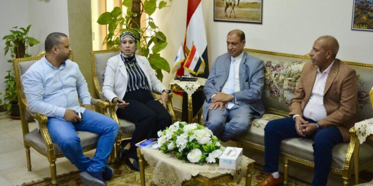 رئيسا جهاز السويس الجديدة والمناطق الحرة يناقشان تطوير المنطقة الحرة للاستثمار بعتاقة