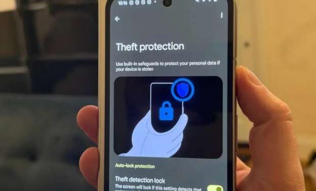 رسائل احتيالية من يوتيوب تثير ذعر مستخدمي الآيفون..تعرف على طرق حماية هاتفك منها