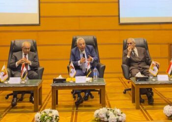 “بحوث الإسكان” يناقش تخطيط وتنفيذ مشروعات الساحل الشمالي والتكيف المناخي