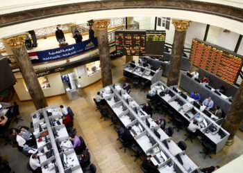 هبوط البورصة المصرية في ختام تعاملات الأحد بفعل مبيعات عربية وأجنبية