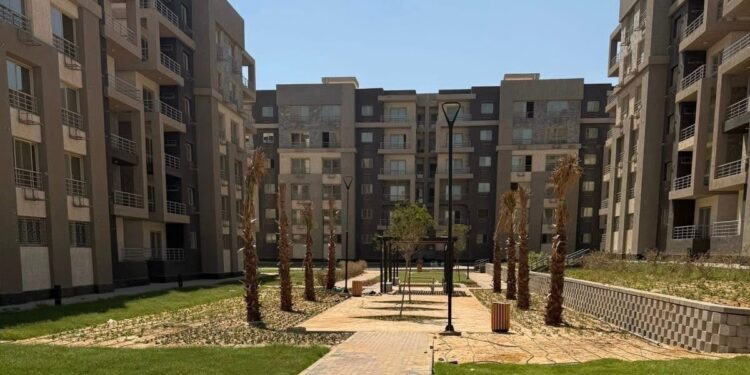 بشرى للحاجزين.. وزيرالإسكان يتابع استعدادات تسليم وحدات جنة 4 بالشيخ زايد