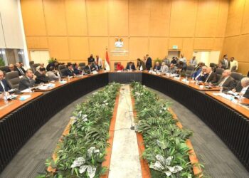 خلال اجتماعه مع اعضاء النواب والشيوخ.. “الشربيني” يؤكد أهمية التواصل والتكامل بين السلطتين التنفيذية والتشريعية لتحقيق مصلحة الوطن والمواطنين