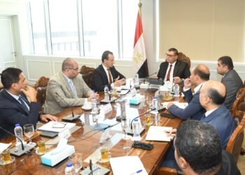 وزير الإسكان يتابع تشغيل منطقة الأعمال المركزية بالعاصمة الإدارية الجديدة.. ويؤكد: علامة بارزة في مصر