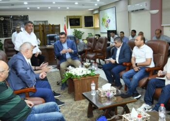 توجيه عاجل من وزير الإسكان بخصوص عقود المستثمرين وآلية متابعه إصدارها