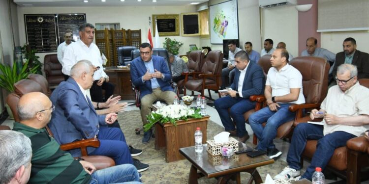 توجيه عاجل من وزير الإسكان بخصوص عقود المستثمرين وآلية متابعه إصدارها