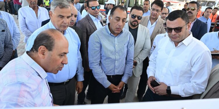 رئيس الوزراء يوجّه بسرعة إنشاء 60 ألف وحدة بديلة لسكان العمارات الآيلة للسقوط بالإسكندرية