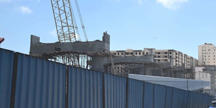 رئيس الوزراء يوجّه بسرعة إنشاء 60 ألف وحدة بديلة لسكان العمارات الآيلة للسقوط بالإسكندرية