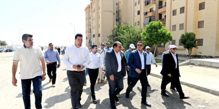 وزير الإسكان يتابع الموقف التنفيذي لـ 5256 وحدة سكنية ضمن “سكن لكل المصريين”