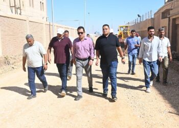 وزير الإسكان يتابع تطوير منظومة الصرف الصناعي ورفع كفاءة المناطق الصناعية بالعاشر من رمضان