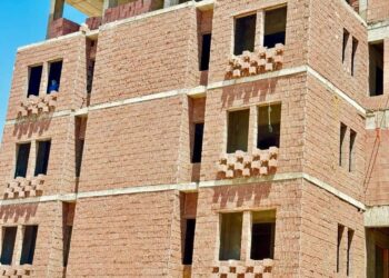 تنفيذ أول بناية إسكان أخضر في القاهرة الجديدة.. ورئيس الجهاز يوضح المزايا