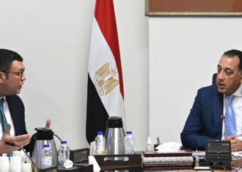 رئيس الوزراء يتابع موقف تقنين الأراضي المضافة لعدد من المدن الجديدة