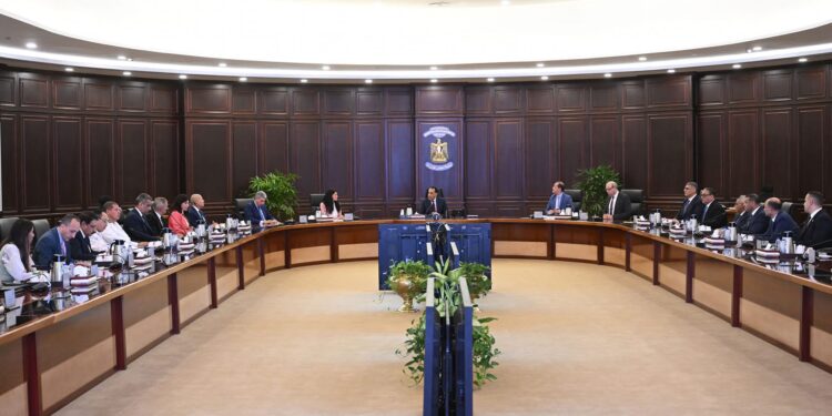 رئيس الوزراء يترأس اجتماع اللجنة العليا لتنظيم فعاليات احتفالية افتتاح المتحف المصري الكبير