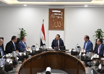 رئيس الوزراء يتابع جهود خفض الدين العام من الناتج المحلي