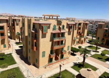 توجيه من وزير الإسكان بسرعة تنفيذ مشروعات الإسكان والبنية التحتية في 3 مدن بالصعيد