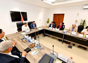 وزير الإسكان يوجه بالالتزام بالخطط الزمنية لتسليم مشروعات مياه الشرب والصرف الصحي بالدقهلية