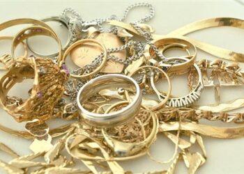 انخفاض أسعار الذهب خلال التعاملات المسائية اليوم الأربعاء.. تحديث لحظي