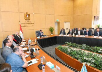 وزير الإسكان يتابع تنفيذ منطقة الأعمال المركزية بالعاصمة الإدارية  وأبراج وبحيرات “داون تاون”