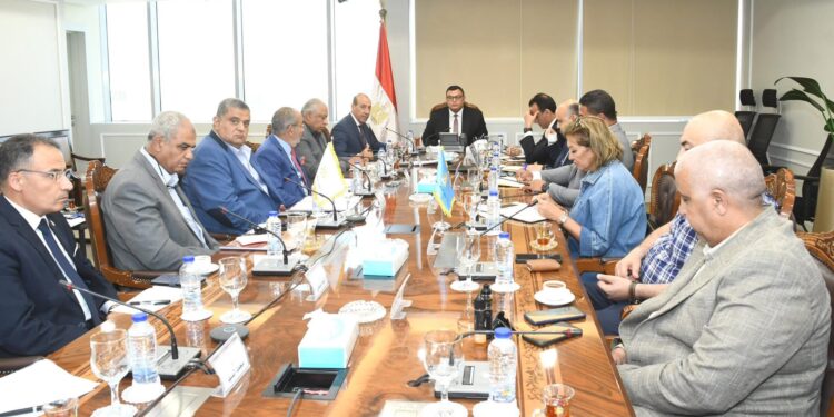 “الشربيني” يوجه الالتزام بالجدول الزمني للانتهاء من اعمال مشروع حدائق تلال الفسطاط